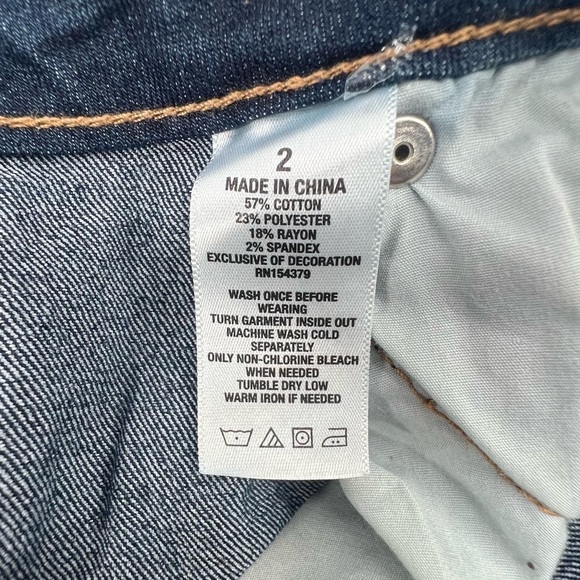 Aeropostale Junior’s Cuffed Hem Midi Jean Shorts Size 2 - Picture 6 of 6